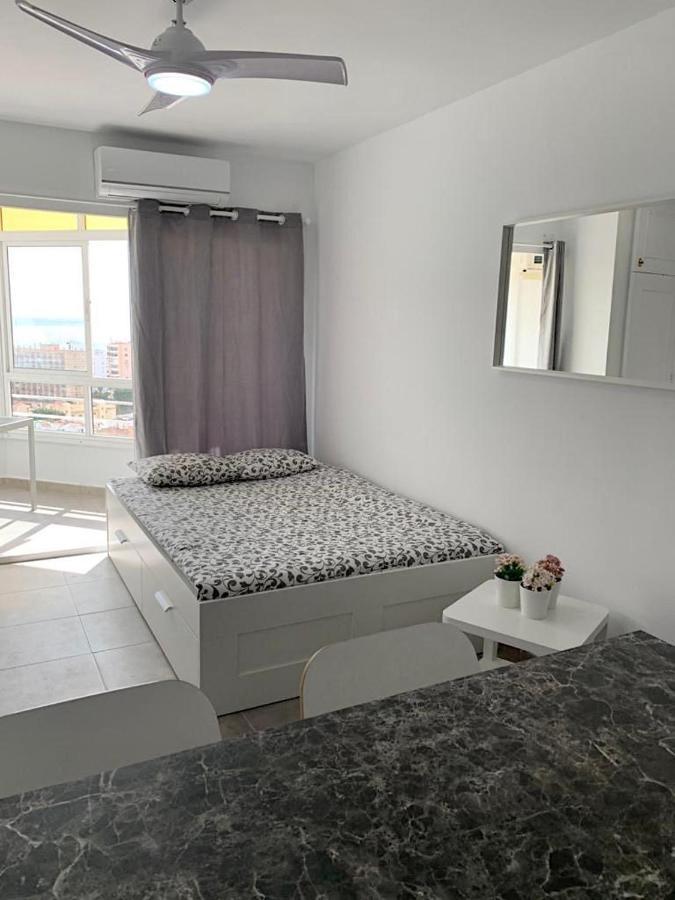 Apartament Studio With Sea Views In Torremolinos Zewnętrze zdjęcie